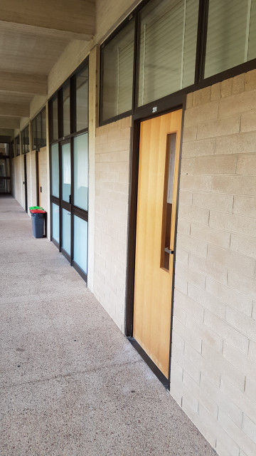 201 Lecture theatre courtyard entrance