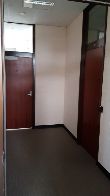 250 250a Internal hallway