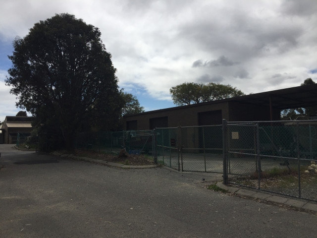 Accessible via the road between the greenhouse precinct and Animal house 1