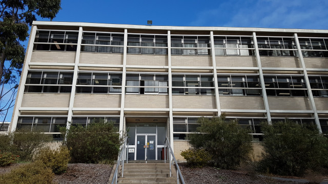 Biological Sciences level 1 entrance from courtyard.