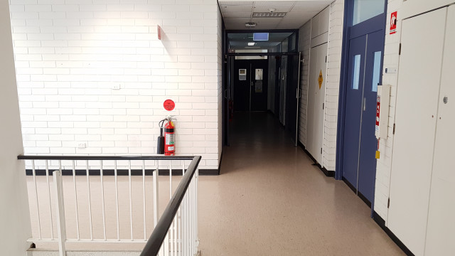 Corner hallway with offices 321-325.