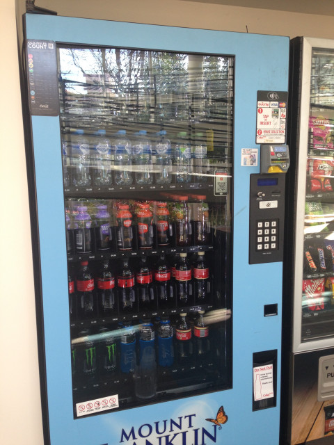 Drinks vending machine