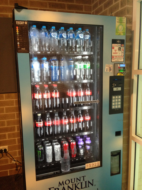 Drinks vending machine