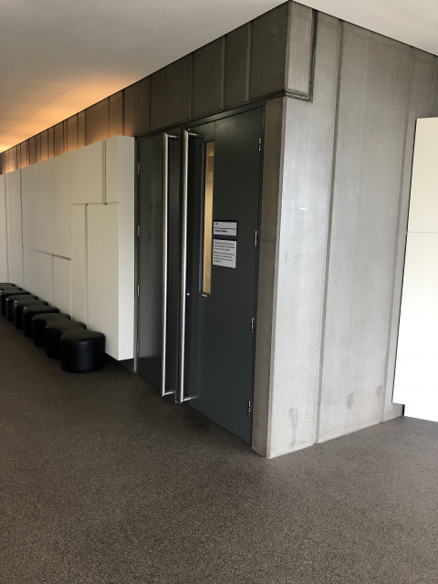 Entrance from 2nd level ‘lobby’