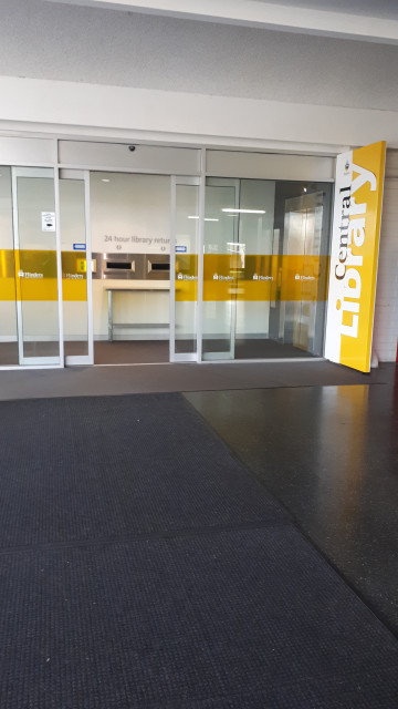 Entrance next to humanities