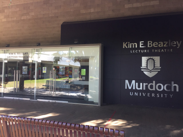 Entrance off Bushcourt next to Cafe Kadjinny