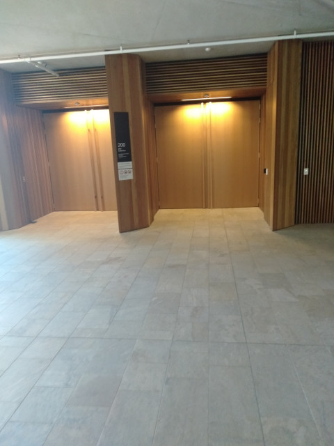 Entrance on level 2