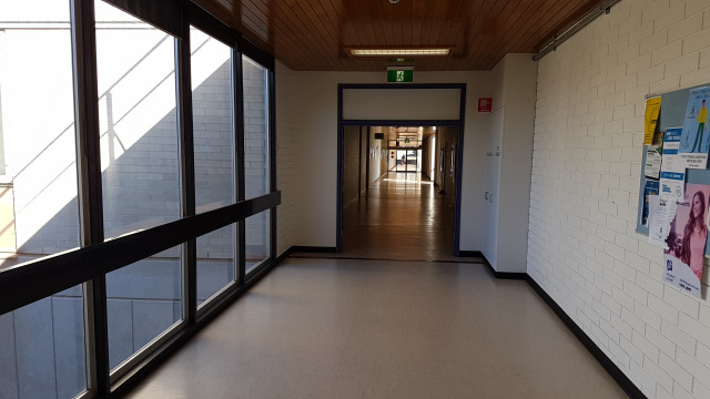 Entrance to the Physical Sciences Workshop from the Physical Sciences Building.