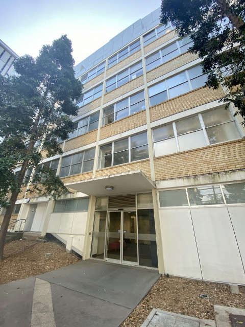 Entry to the building via courtyard accessed through Staff House Road