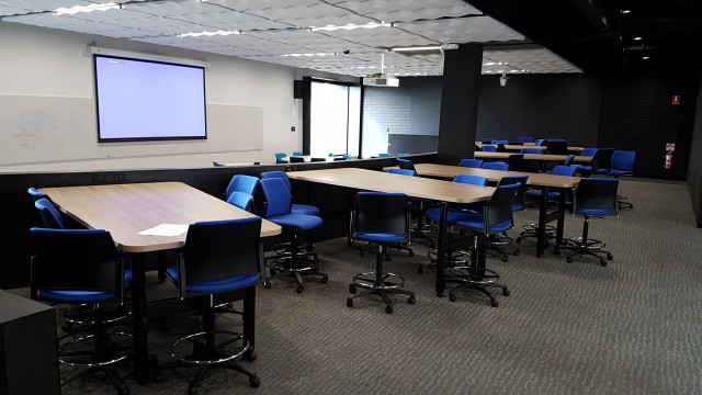 Inside teaching space 0008.