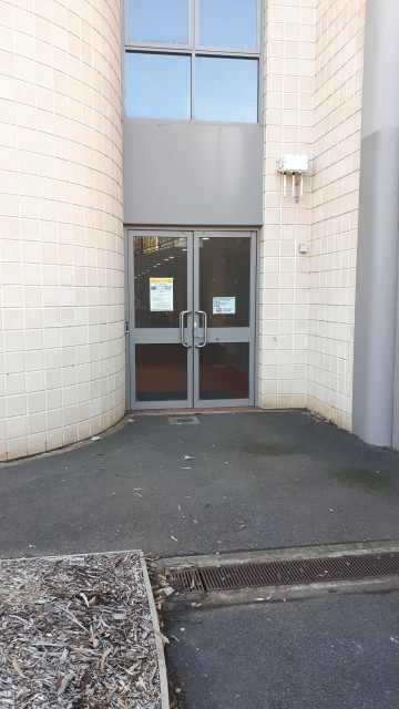 Level 0 entrance from education building