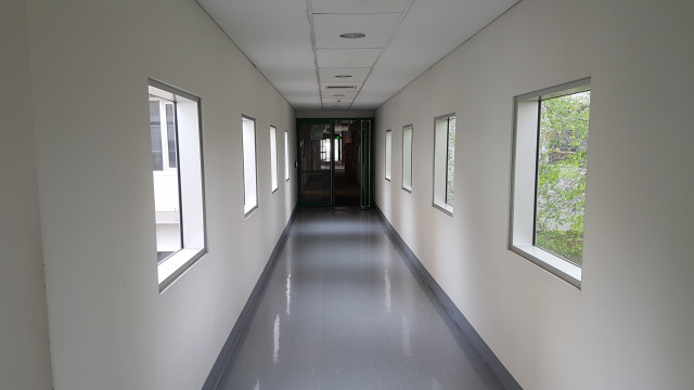 Level 2 entrance from engineering building.