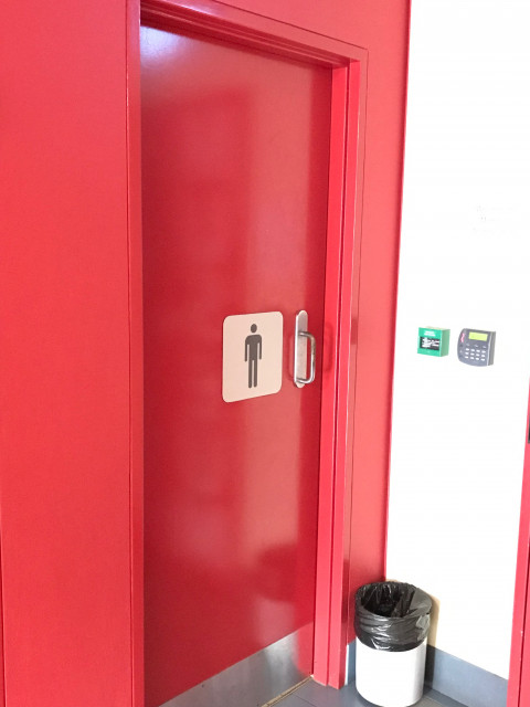 Male toilet located in the internal corridor next to the Museum of Ancient Cultures