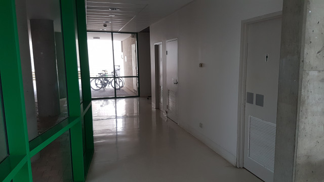 Male toilets from the level 1 south entrance.