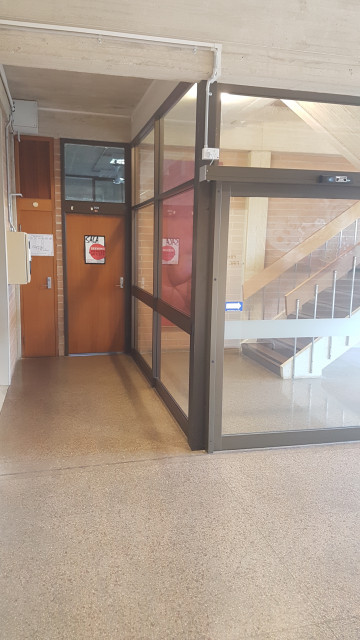 Room 008 entrance between art museum and staircase