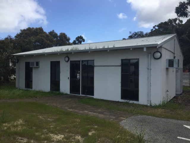 South side of the building: main entrance