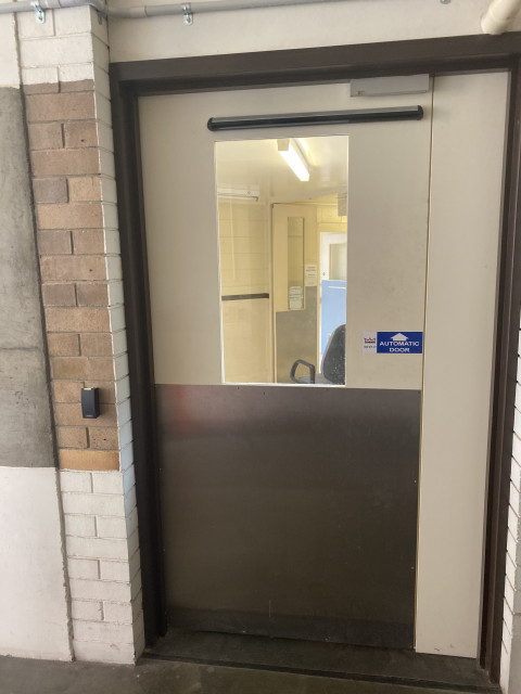 The only entry way via 82E